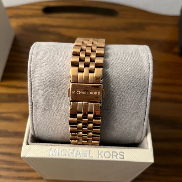 MICHAEL KORS Womens MK5569 'Lexington' Rose Gold Tone 26mm Watch - Picture 2 of 7